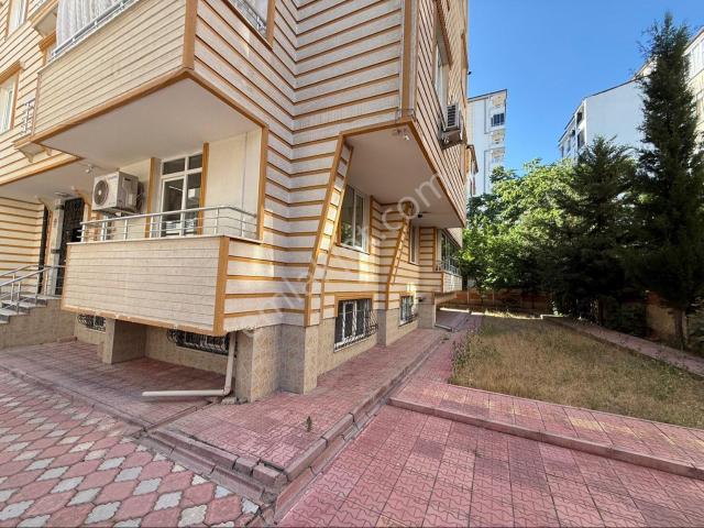 Üniversite Mah.’de 4+1 Yarım Bodrum Geniş Kiralık Daire!
