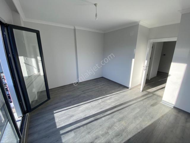Üniversite Mahallesi Site İçerisinde Satılık Sıfır 2+1 Daire