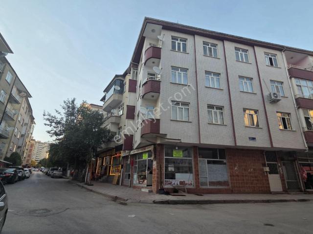 Üniversite Mahallesi'nde Üniversiteye Yürüme Mesafesinde Satılık Daire