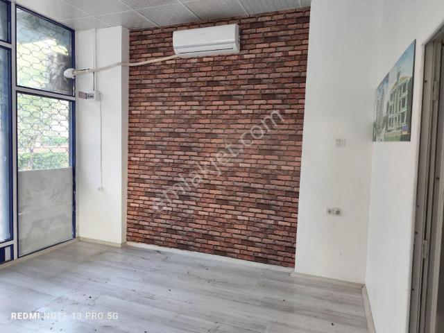 Üniversite Mahallesinde Kiralık Ofis & Dükkan