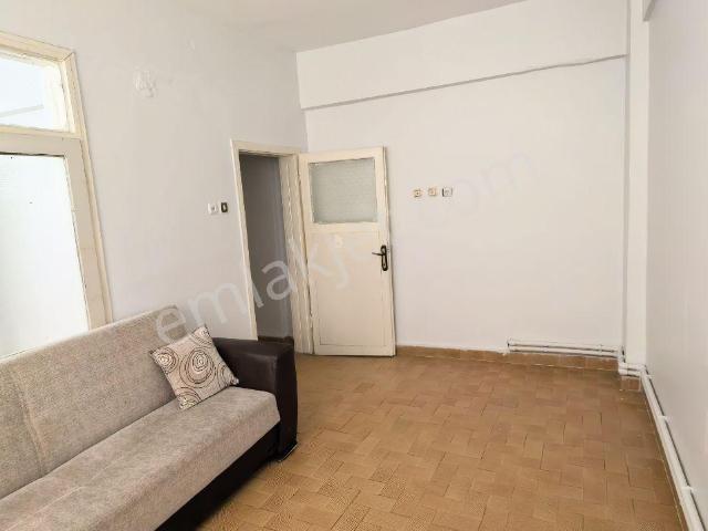 Üniversite Mahallesi'nde Kiralık 2+1 Daire
