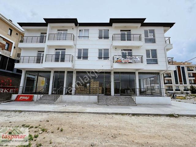 Üniversite Bölgesinde 1+1 Ful Eşyalı Yola Cephe Satılık Daire