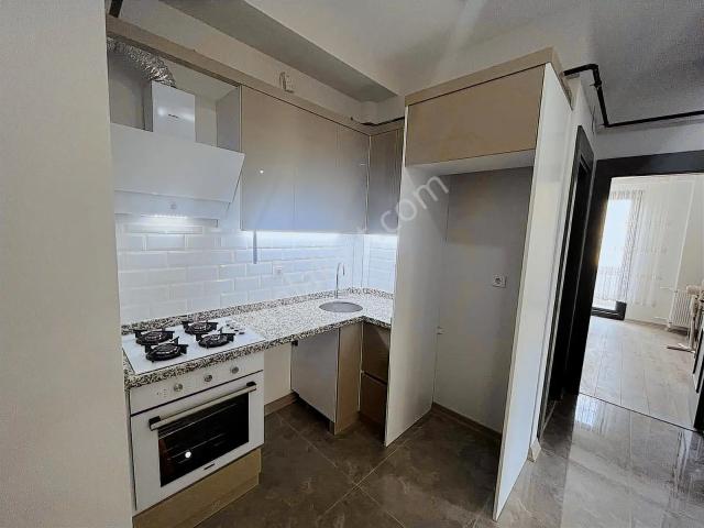 Üniversite Cad. Teraslı Sıfır Kombili 2+1 Daire