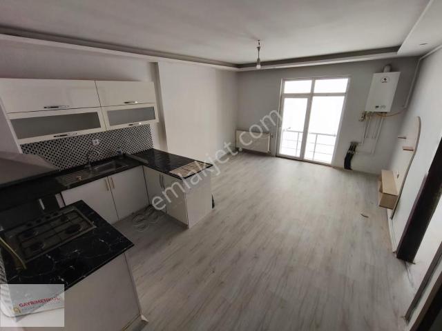 Üniversite Emlaktan Satlık 1+1 Eşyasız Stüdyo Daire!