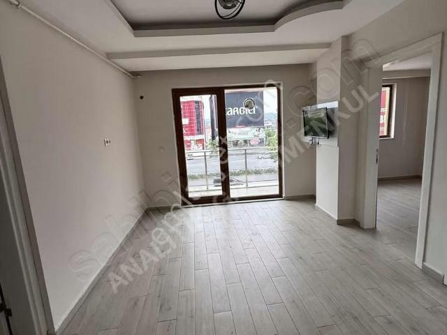 Üniversite Işıkları Anayol Üstü Kiralık Ofisler