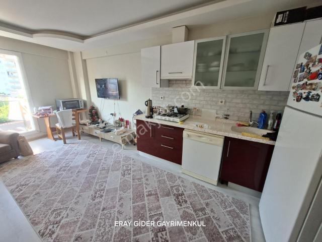 Üniversite Yakın Kiracısı İçinde Eşyalı 2+1 Ara Kat 7 Yıllık