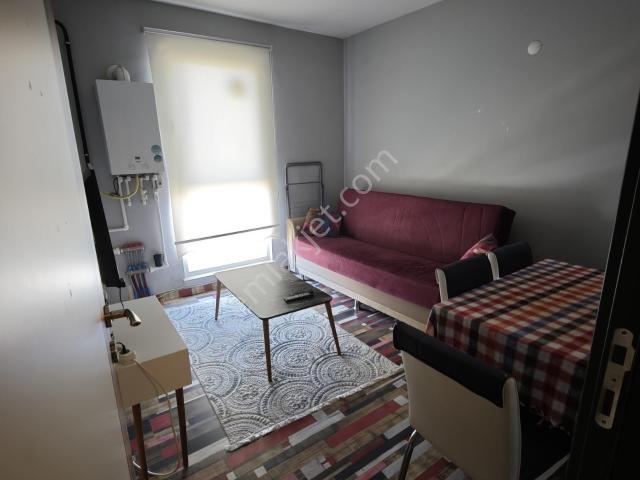 Üniversite Yolu Üzeri Eşyalı 2+0 Daire