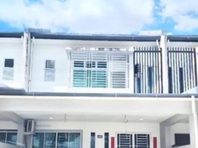 Uni Central Double Storey House For Sale at Samarahan Good Condition