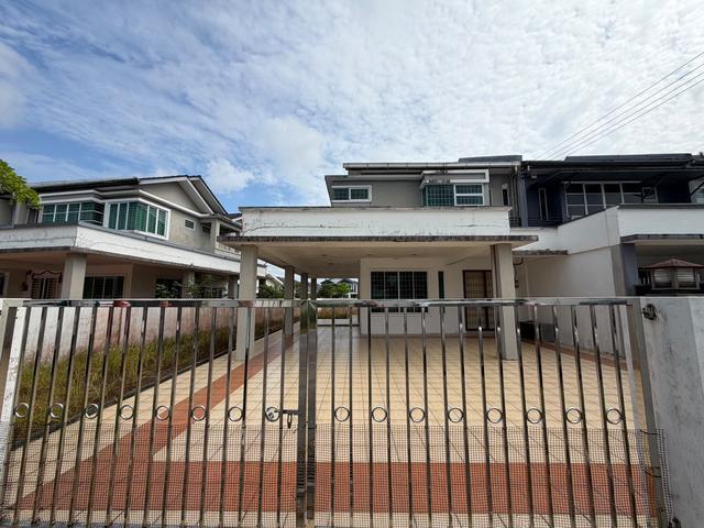 UNI CENTRAL DOUBLE STOREY TERRACE CORNER FOR SALE At KOTA SAMARAHAN