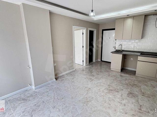 ÜNİVERSİTE BÖLGESİNDE 1+1 SATILIK DAİRE