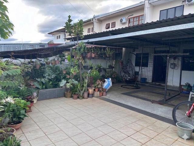 Uni Vista Samarahan Double Storey Intermediate For Sale