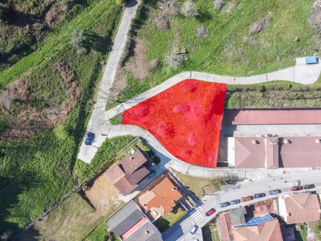 Única y exclusiva: La última gran parcela urbana en el centro de Pravia con vistas despejadas