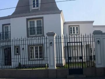 Unica y Exclusiva Residencia con Techos Mansard Camacho La Molina
