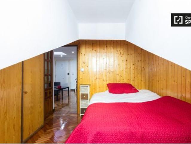 Único apartamento de 1 dormitorio con aire acondicionado en alquiler en Malasaña
