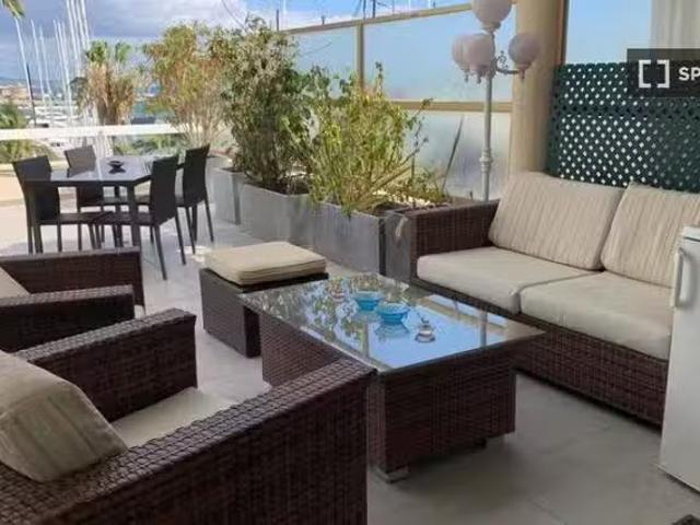 ¡Oferta! Apartamento de 2 habitaciones en alquiler en El Terre.