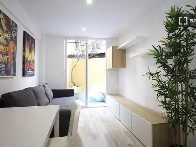 Único Apartamento de 3 dormitorios en alquiler en Vista Alegre.