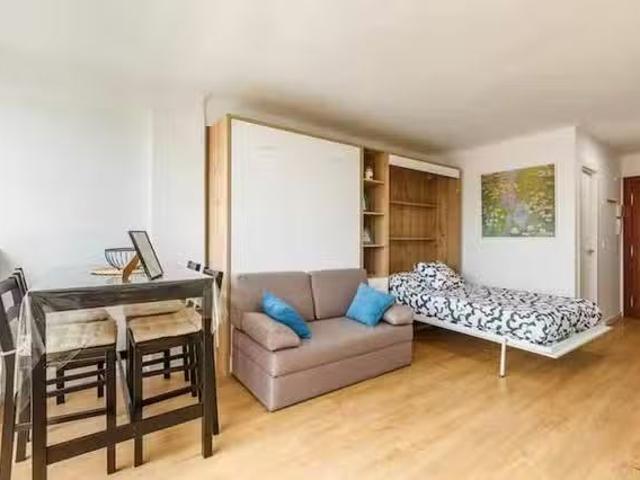 ¡Renta! Estudio en Avenida Antonio Tore Tore, Torre del Mar