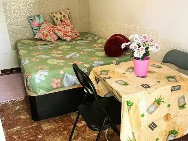 ¡En alquiler! Habitación en Avenida de las Palomeras, Portazgo