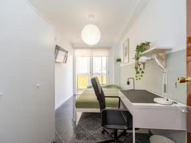 Único Habitación en Calle Mirarosas, Bailén Miraflores