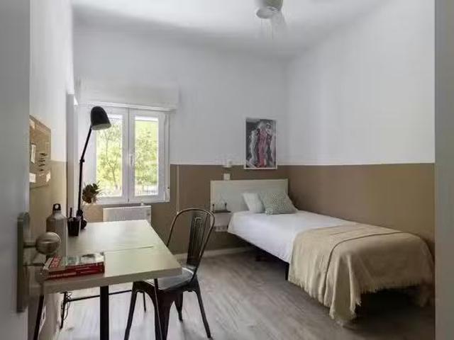 ¡Renta! Habitación en Calle Daoíz