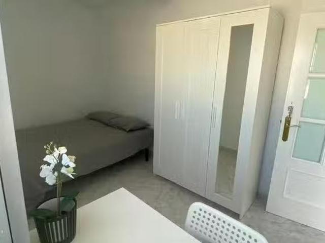 ¡En alquiler! Habitación en Calle de María Antonia, Moscardó