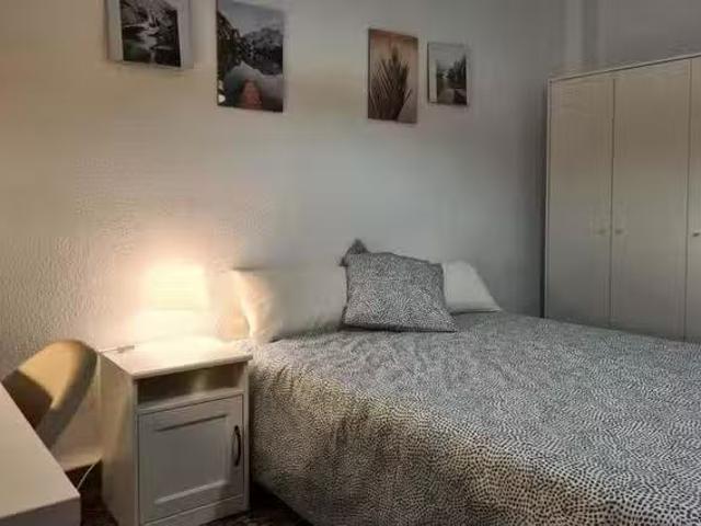 Acogedor Habitación en Calle de Castellón