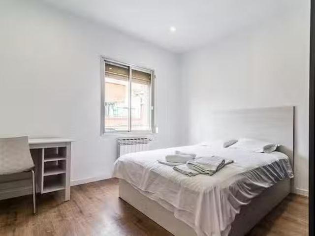 Bonito Habitación en Calle de Dolores, Berruguete