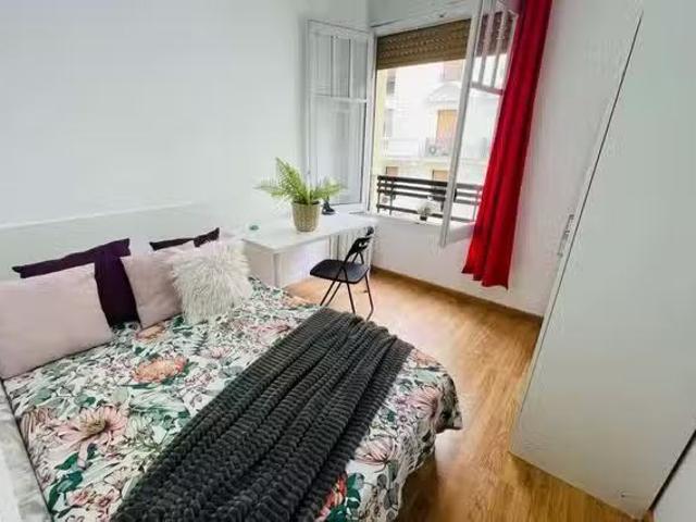 Único Habitación en Calle de Ferraz