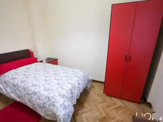 ¡Oferta! Habitación en Calle de Granada