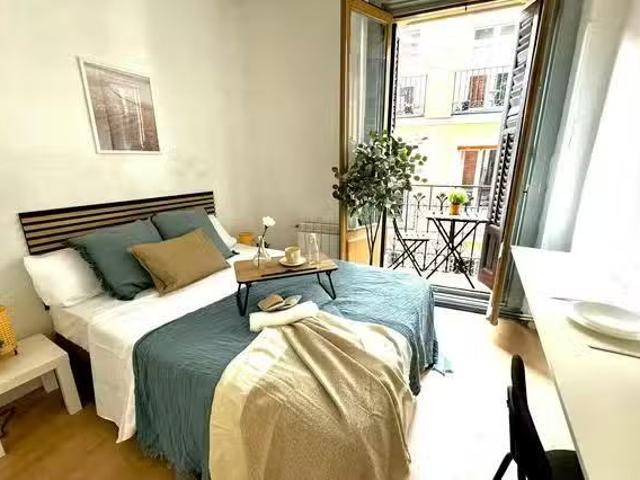 Único Habitación en Calle de Jesús, Cortes
