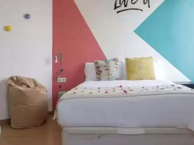Bonito Habitación en Calle de Luchana