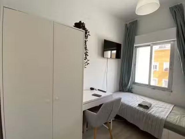 ¡Recién llegado! Habitación en Calle de Luis Mitjans