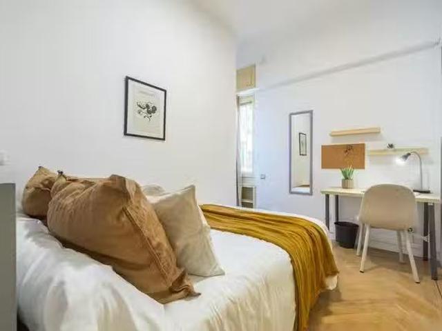 ¡En alquiler! Habitación en Calle de la Princesa, Argüelles