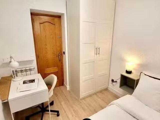 ¡Renta! Habitación en Calle de la Villa