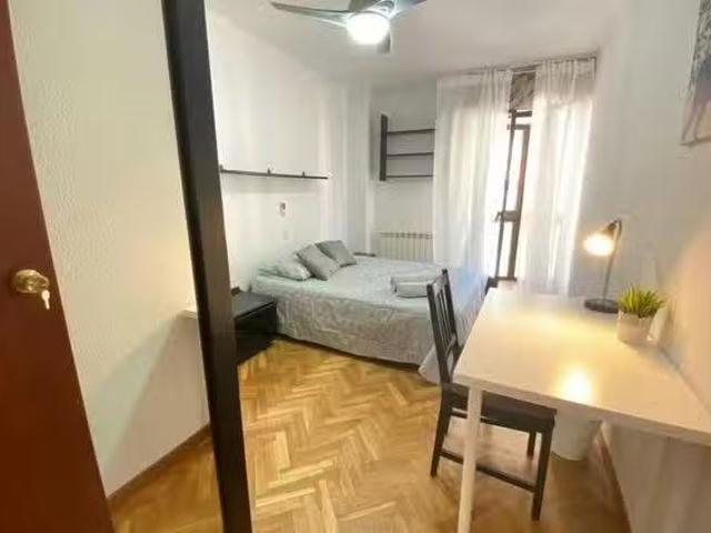 ¡Recién llegado! Habitación en Calle de Simancas, Almenara