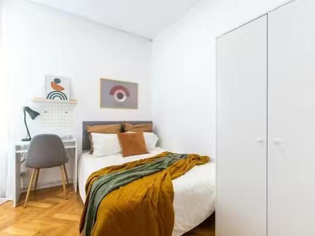 Único Habitación en Calle del Doctor Drumen, Embajadores