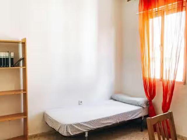 ¡Recién llegado! Habitación en Calle Garci Pérez, San Bartolomé