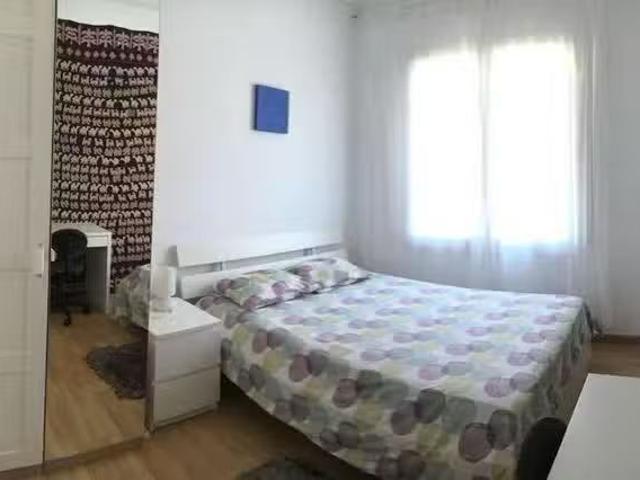 ¡Recién llegado! Habitación en Carrer de Balmes, Sarrià Sant G.