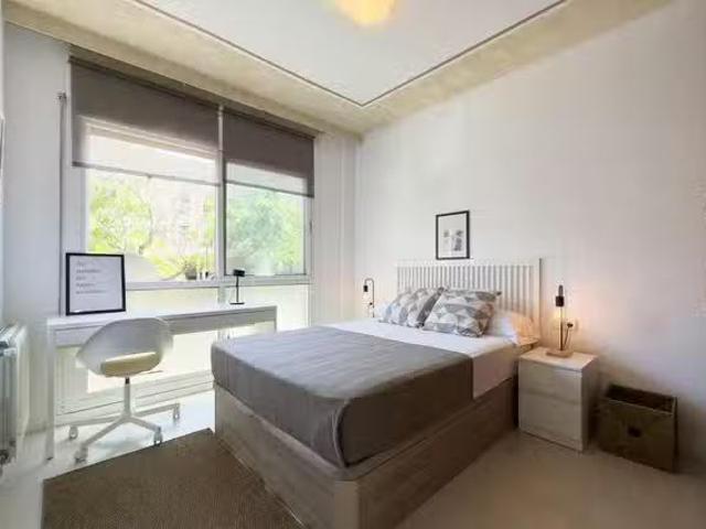 ¡Recién llegado! Habitación en Carrer de Canalejas, Sants Badal