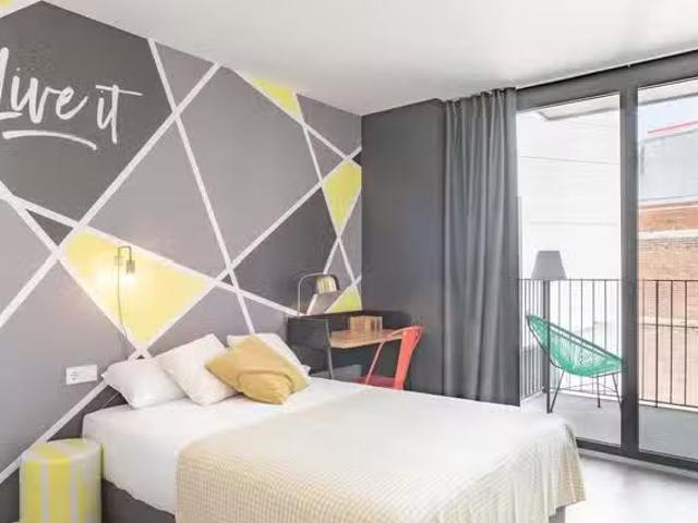 ¡Recién llegado! Habitación en Carrer de la Unió