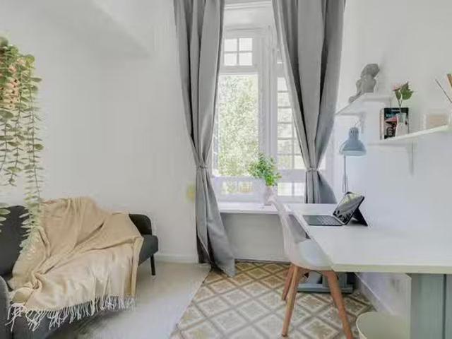 ¡Recién llegado! Habitación en Carrer de l'Encarnació, Gràcia