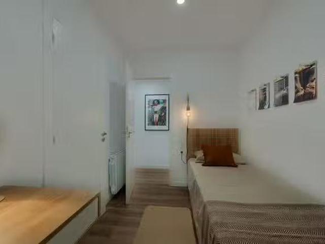 ¡Recién llegado! Habitación en Carrer de Nàpols