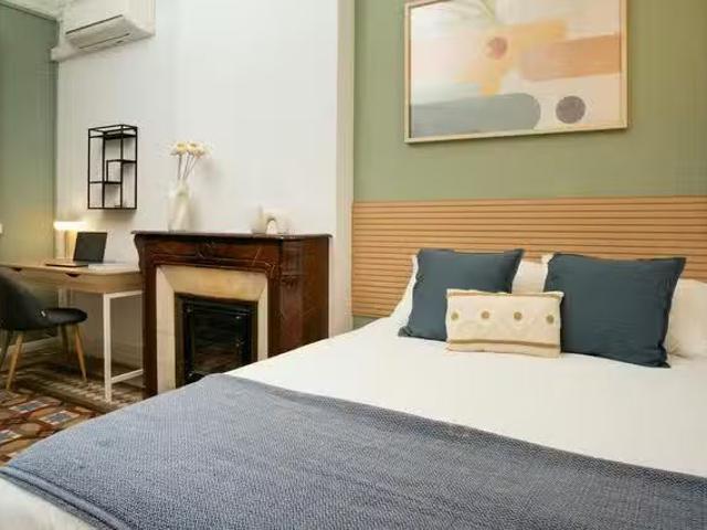 ¡Recién llegado! Habitación en Carrer de Roger de Llúria, Eixa.