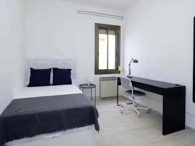 Bonito Habitación en Carrer de Rosalia de Castro