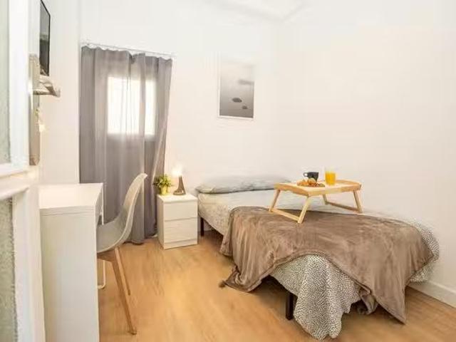 Encantador Habitación en Carrer Honorato Juan, Arrancapins