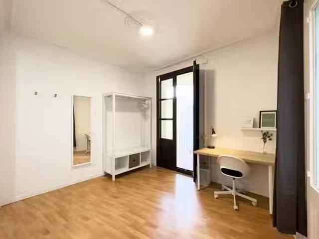 ¡Renta! Habitación en Carrer Nou de la Rambla