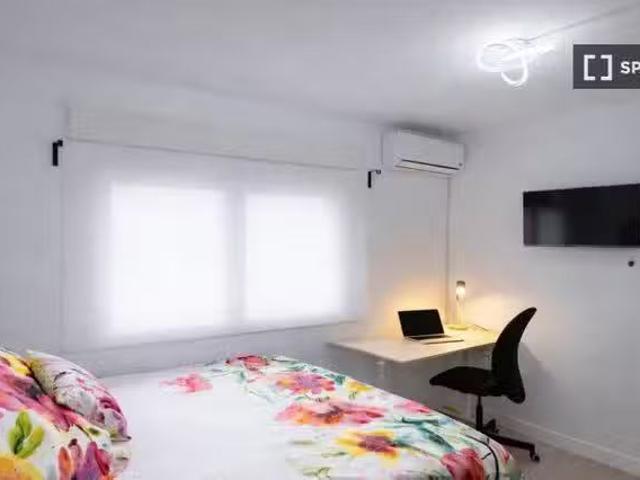 Único Habitación en piso compartido en alquiler en Opañel, Mad.