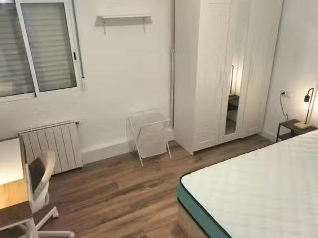 Nuevo Habitación en Plaça d'Hondures, Algirós