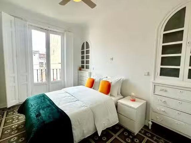 Encantador Habitación en Plaza de Santa Bárbara