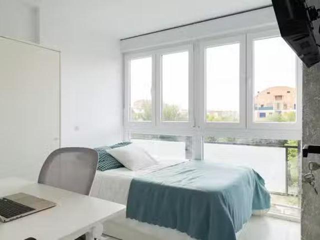 Acogedor Habitación en Plaza Jiménez Díaz